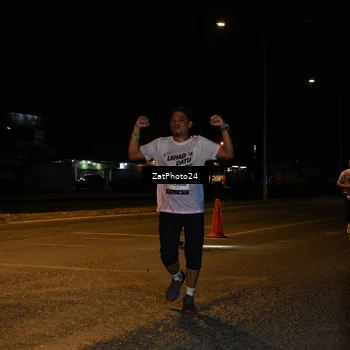 Runner Photo 7676499