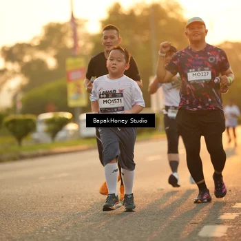 Runner Photo 7676502