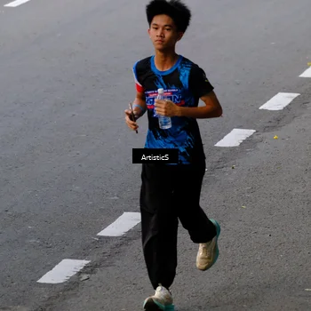 Runner Photo 7676510