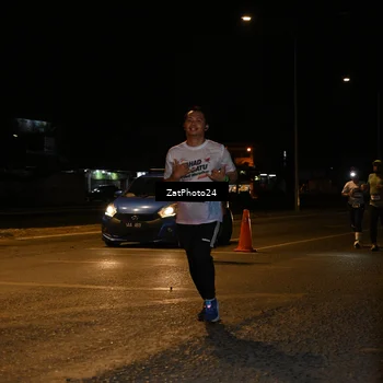 Runner Photo 7676554