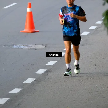 Runner Photo 7676556