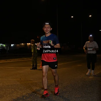 Runner Photo 7676571