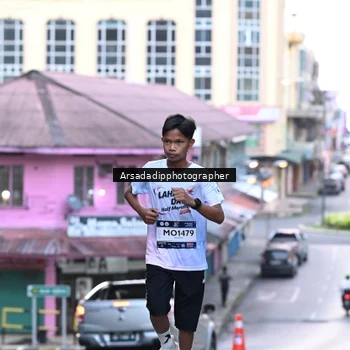 Runner Photo 7676580