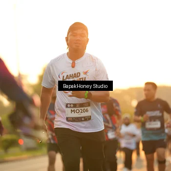 Runner Photo 7676585