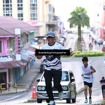 Runner Photo 7676598