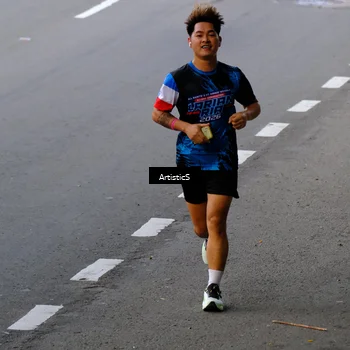 Runner Photo 7676603