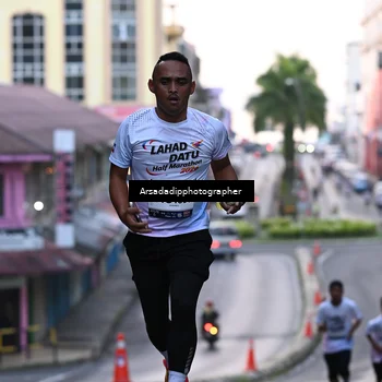 Runner Photo 7676614