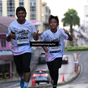 Runner Photo 7676624