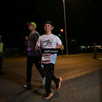 Runner Photo 7676631