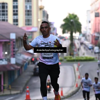 Runner Photo 7676636