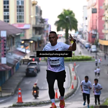 Runner Photo 7676651