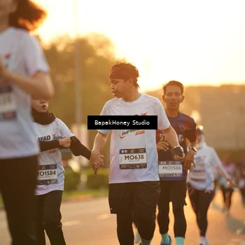 Runner Photo 7676659