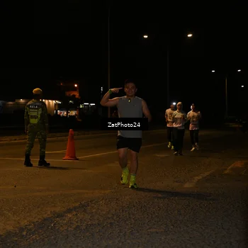 Runner Photo 7676662