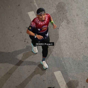 Runner Photo 7676665