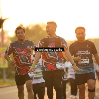 Runner Photo 7676671