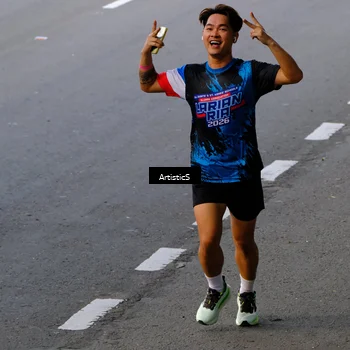 Runner Photo 7676702