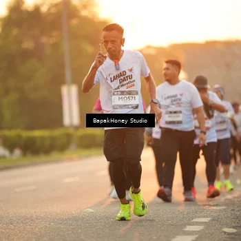 Runner Photo 7676708