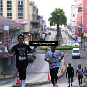 Runner Photo 7676724