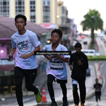 Runner Photo 7676726