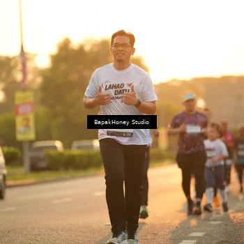 Runner Photo 7676733