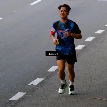 Runner Photo 7676744