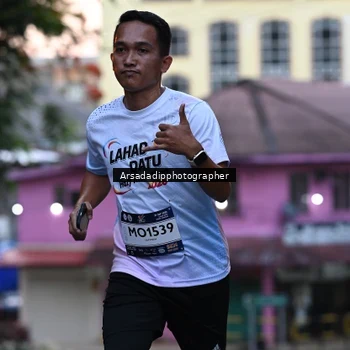 Runner Photo 7676756
