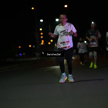 Runner Photo 7676789