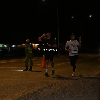 Runner Photo 7676801
