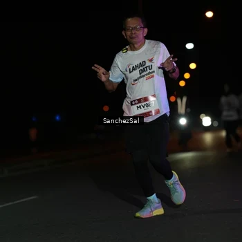 Runner Photo 7676806