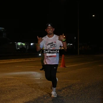 Runner Photo 7676846