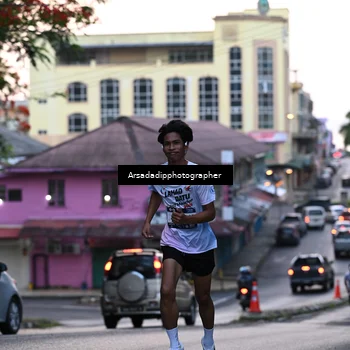 Runner Photo 7676858