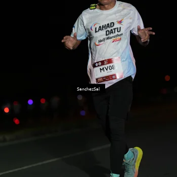 Runner Photo 7676873