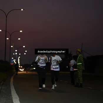 Runner Photo 7676919