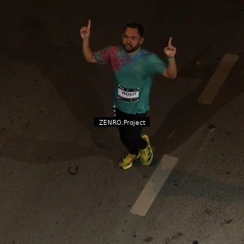Runner Photo 7676937