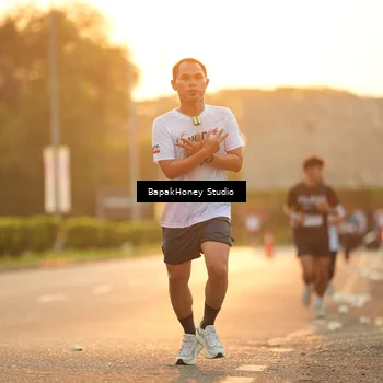 Runner Photo 7676997