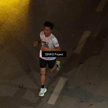 Runner Photo 7676998