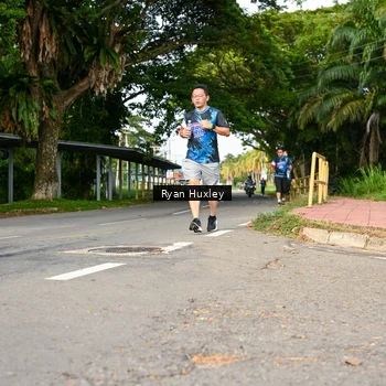 Runner Photo 7677001