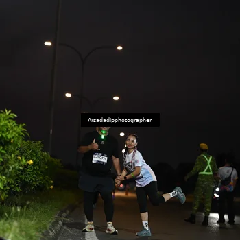 Runner Photo 7677005