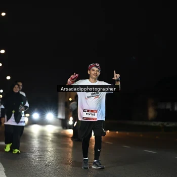 Runner Photo 7677036