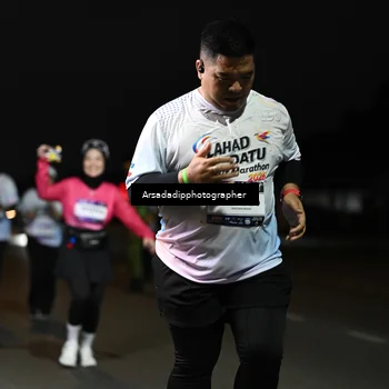 Runner Photo 7677039