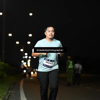 Runner Photo 7677043