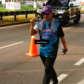 Runner Photo 7677046