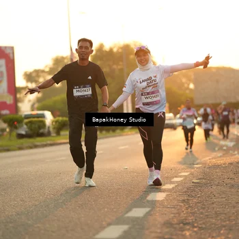 Runner Photo 7677048