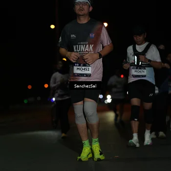 Runner Photo 7677053