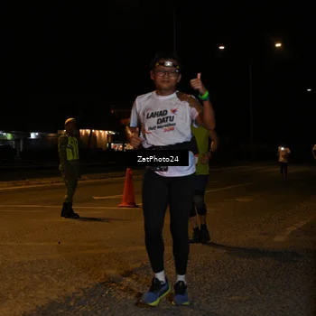 Runner Photo 7677055