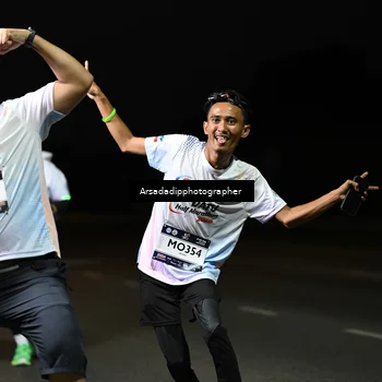 Runner Photo 7677063