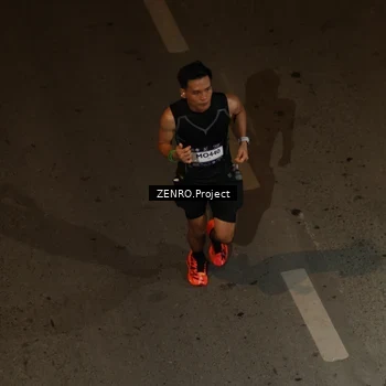 Runner Photo 7677064