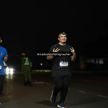 Runner Photo 7677081