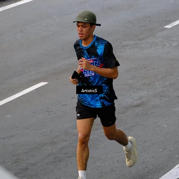 Runner Photo 7677085