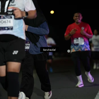 Runner Photo 7677095